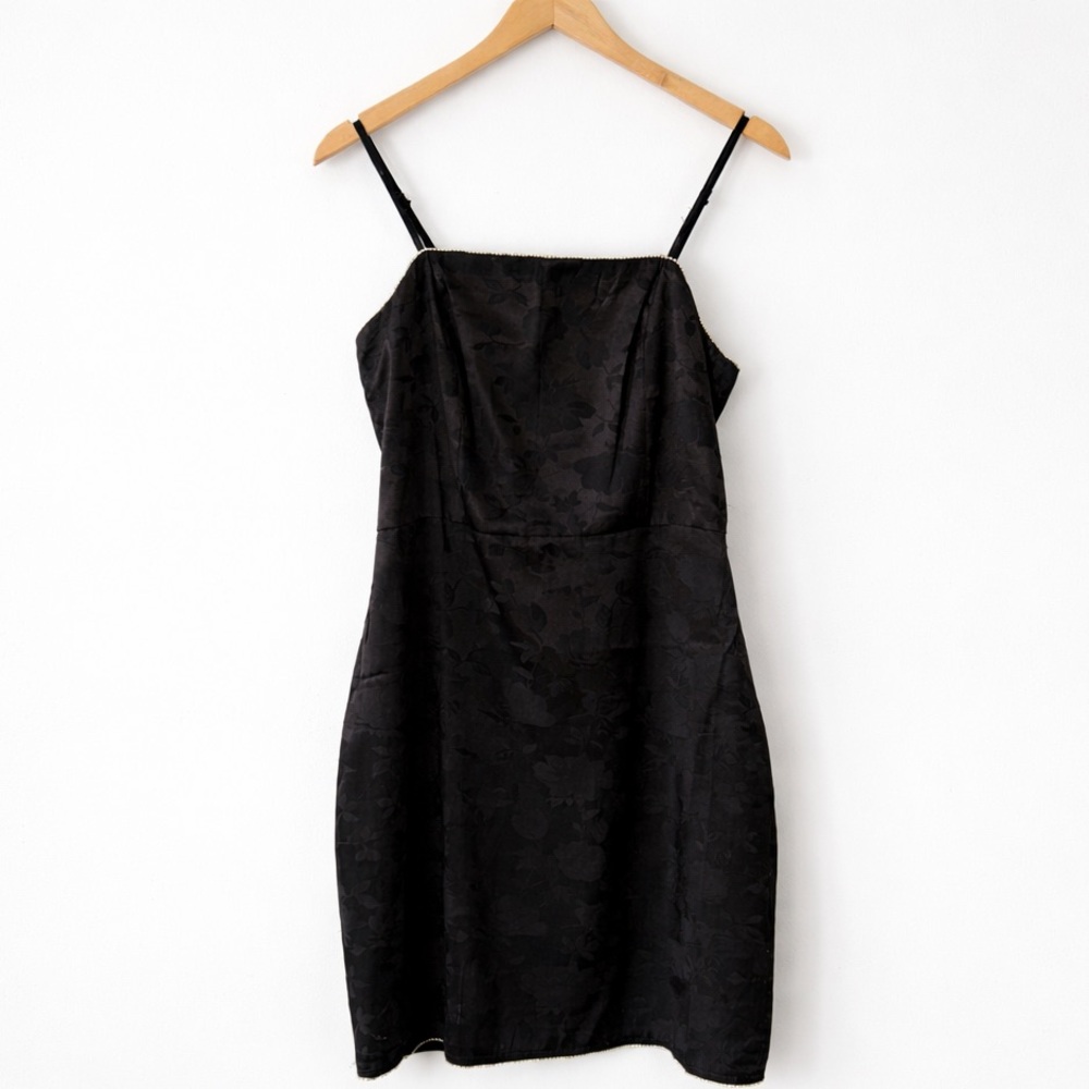 NWT Lulus Sleek Elegance Black Satin Floral Jacquard Rhinestone Mini Dress M - Picture 3 of 8